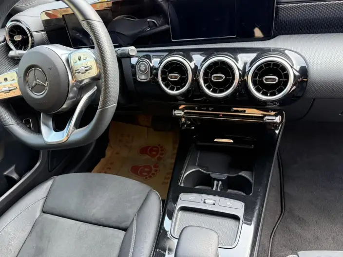 Mercedes-Benz A-class 2020 Model A 180 L Sports sedan – фото 3