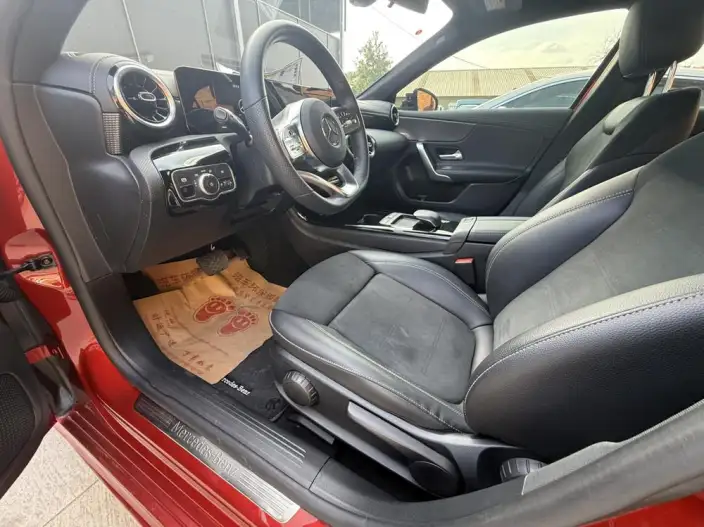 Mercedes-Benz A-class 2020 Model A 180 L Sports sedan – фото 10