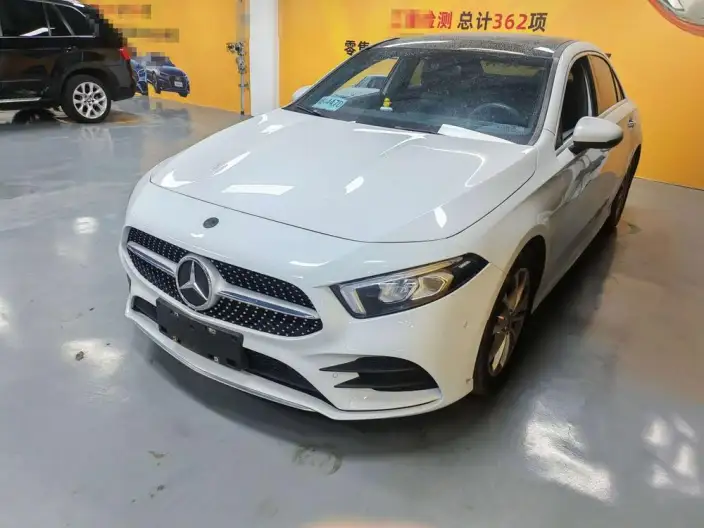 Mercedes-Benz A-class 2021 Model A 200 L Sports sedan Fashion Edition – фото 1