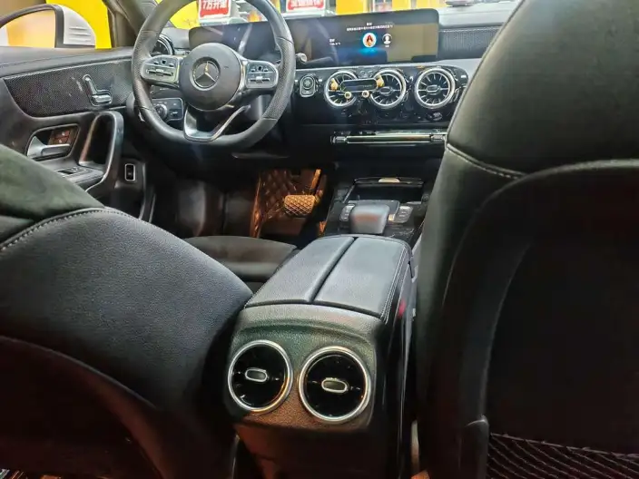 Mercedes-Benz A-class 2021 Model A 200 L Sports sedan Fashion Edition – фото 8