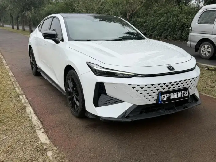 Changan UNI-V 2024 Model 1.5T Noble Model