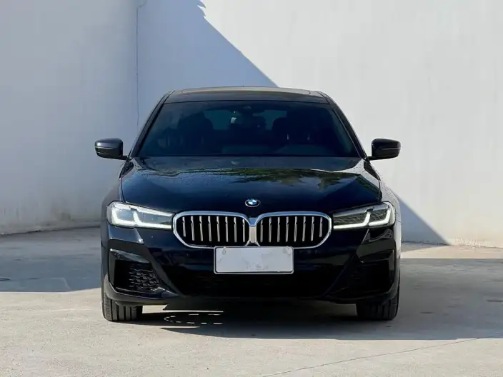 BMW 5 Series 2023 Model 530Li Leading Model M Sports Set – фото 2