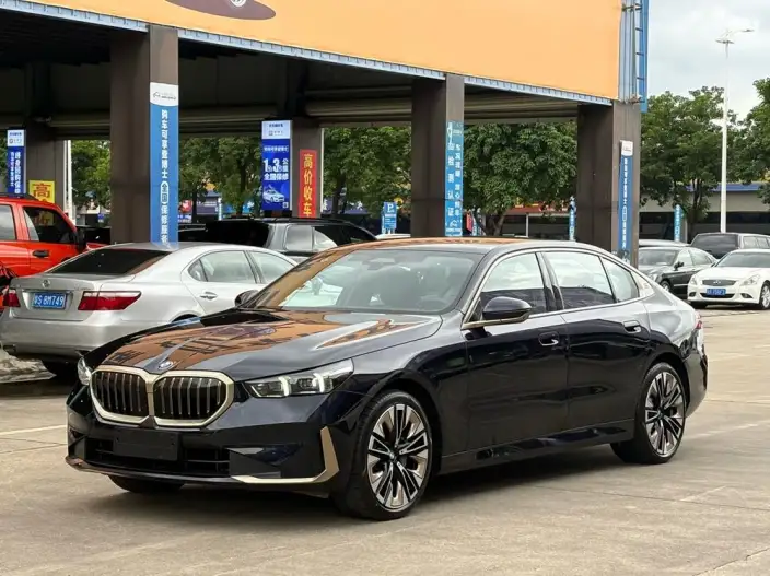 BMW 5 Series 2024 Model 530Li Exclusive Model Luxury Set – фото 1