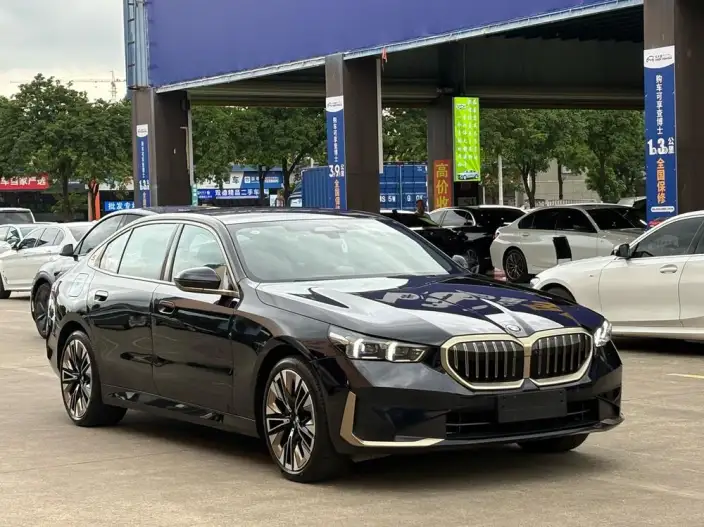 BMW 5 Series 2024 Model 530Li Exclusive Model Luxury Set – фото 3