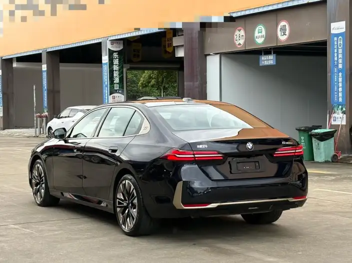 BMW 5 Series 2024 Model 530Li Exclusive Model Luxury Set – фото 4