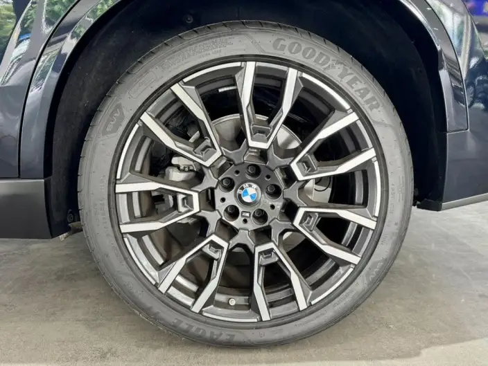 BMW X5 2023 Model xDrive40Li M Sports Set – фото 7