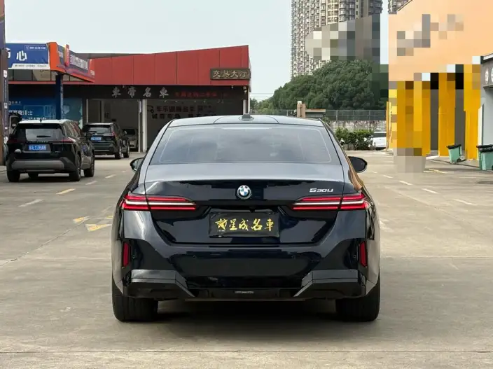 BMW 5 Series 2025 Model 530Li Exclusive Model M Sports Set – фото 5