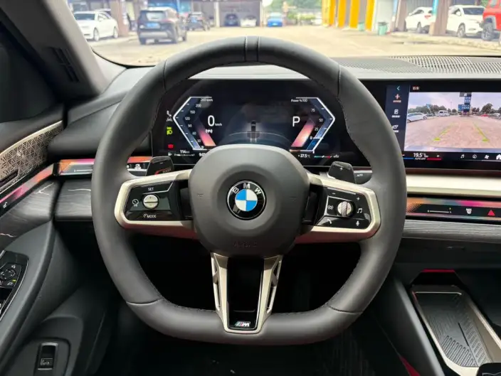 BMW 5 Series 2025 Model 530Li Exclusive Model M Sports Set – фото 10