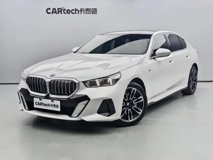 BMW 5 Series 2025 Model 530Li Leading Model M Sports Set – фото 1
