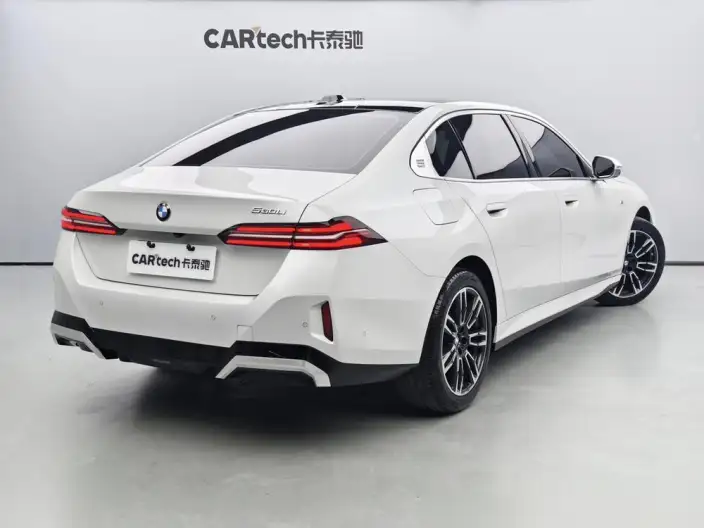 BMW 5 Series 2025 Model 530Li Leading Model M Sports Set – фото 5