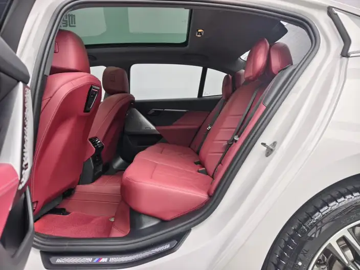 BMW 5 Series 2025 Model 530Li Leading Model M Sports Set – фото 9