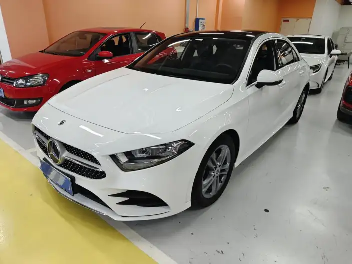 Mercedes-Benz A-class 2021 Model A 180 L Sports sedan – фото 1