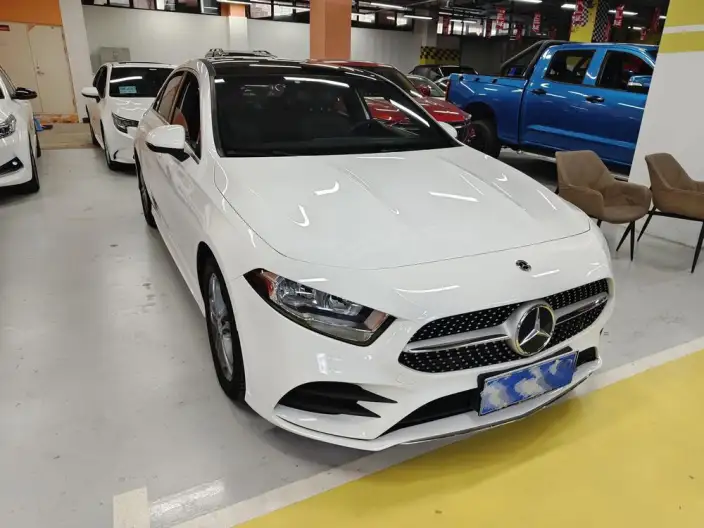 Mercedes-Benz A-class 2021 Model A 180 L Sports sedan – фото 3