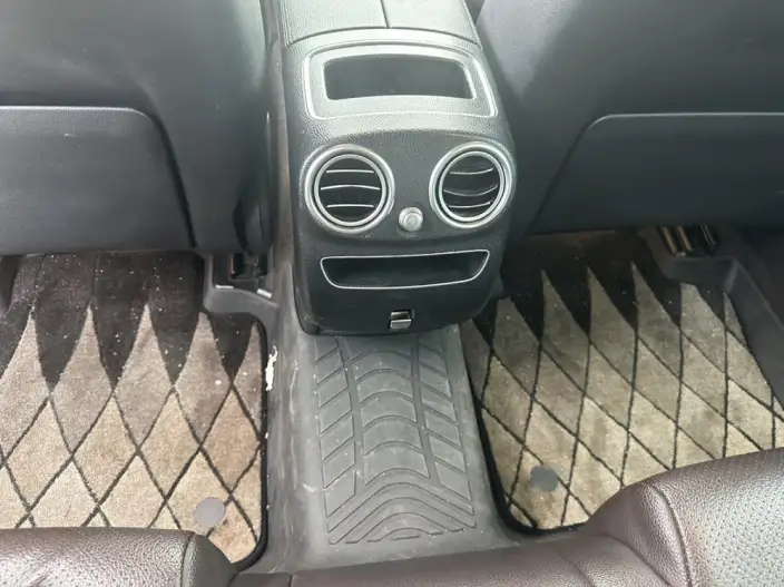 Mercedes-Benz GLC 2020 Model GLC 260 L 4MATIC Luxury Model – фото 9