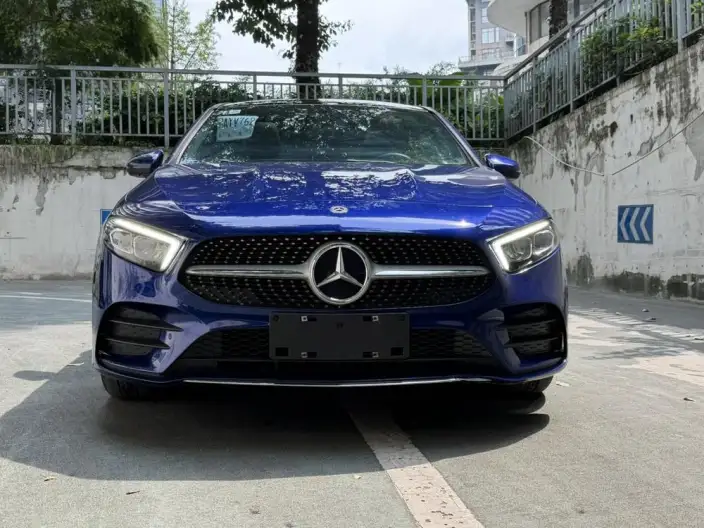 Mercedes-Benz A-class 2020 Model A 200 L Sports sedan – фото 2