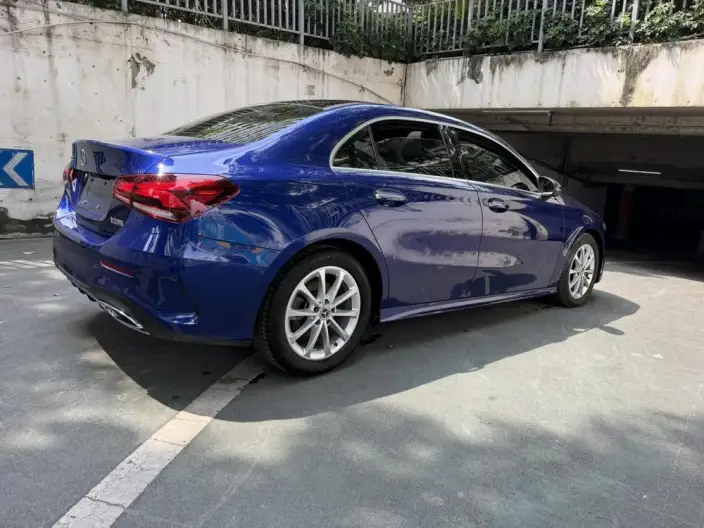 Mercedes-Benz A-class 2020 Model A 200 L Sports sedan – фото 6
