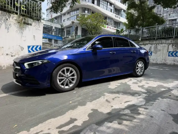 Mercedes-Benz A-class 2020 Model A 200 L Sports sedan – фото 7