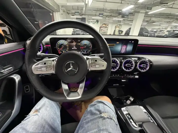 Mercedes-Benz A-class 2020 Model A 200 L Sports sedan – фото 9