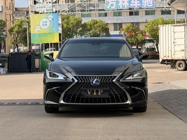 Lexus ES 2022 300h Excellence – фото 2