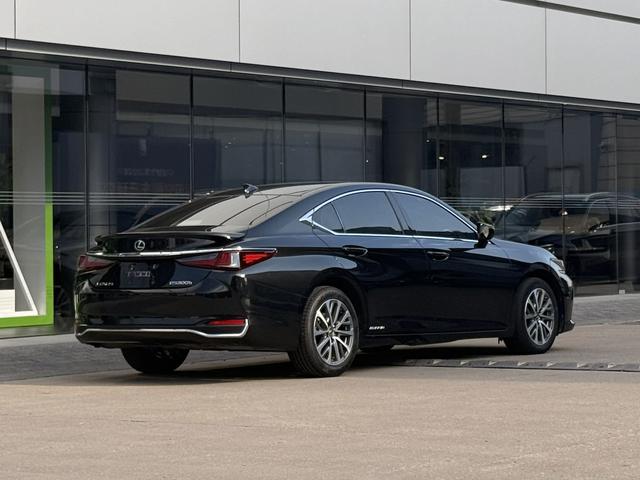 Lexus ES 2022 300h Excellence – фото 4