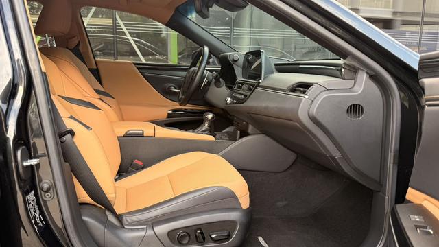 Lexus ES 2022 300h Excellence – фото 10
