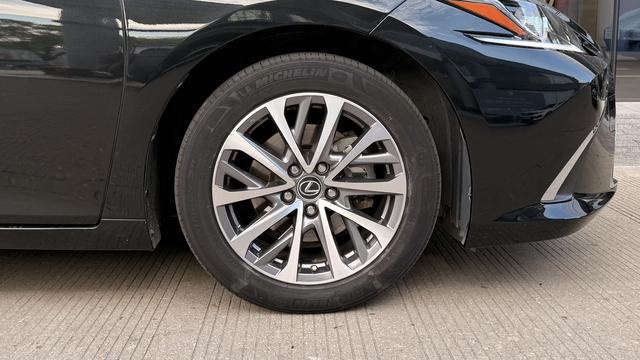 Lexus ES 2022 300h Excellence – фото 12