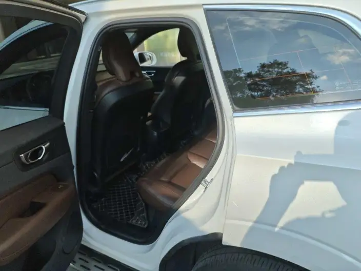 Volvo XC60 2021 Model T5 4WD Smart Range Deluxe Edition – фото 9