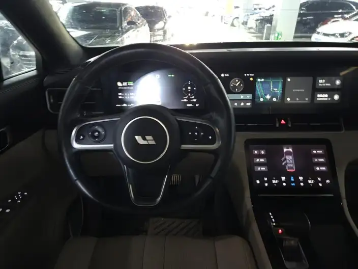 Li Auto ONE 2020 Model Extended Range 7 seat Edition – фото 7