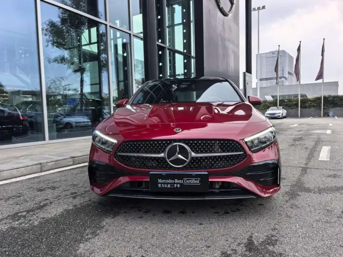 Mercedes-Benz A-class 2023 Model A 200 L Sports sedan Fashion Edition – фото 2