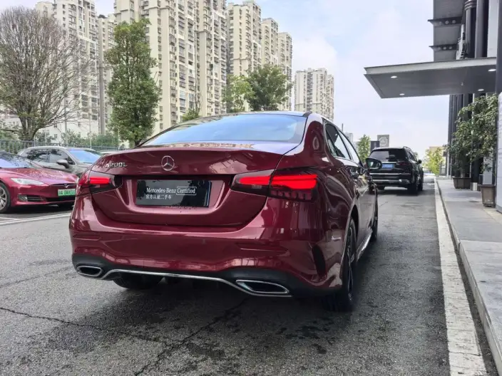 Mercedes-Benz A-class 2023 Model A 200 L Sports sedan Fashion Edition – фото 7