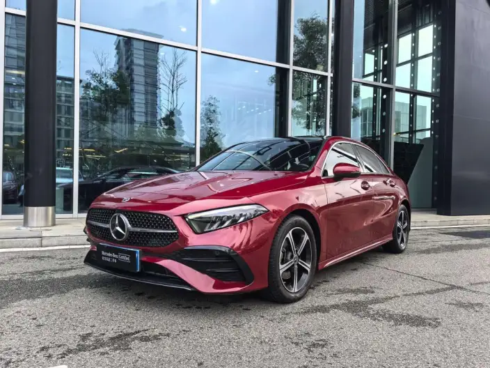 Mercedes-Benz A-class 2023 Model A 200 L Sports sedan Fashion Edition – фото 10