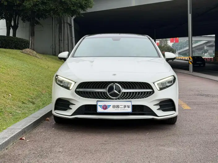 Mercedes-Benz A-class 2022 Model A 200 L Sports sedan Dynamic Edition – фото 2