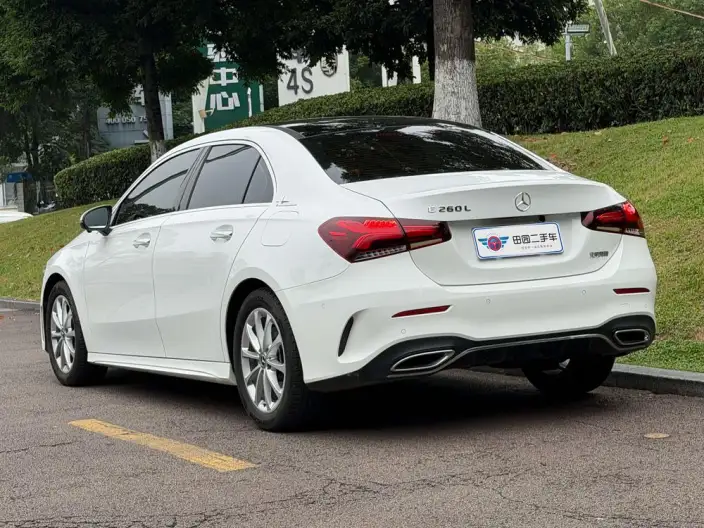Mercedes-Benz A-class 2022 Model A 200 L Sports sedan Dynamic Edition – фото 4