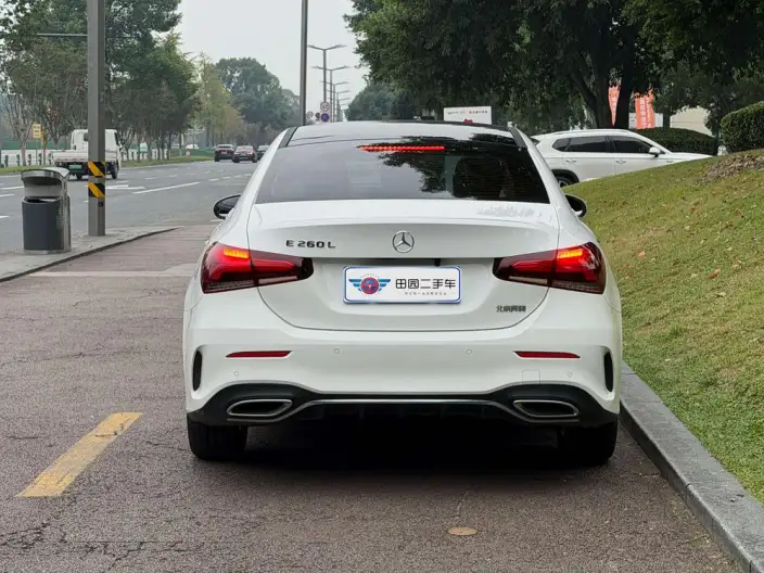 Mercedes-Benz A-class 2022 Model A 200 L Sports sedan Dynamic Edition – фото 5