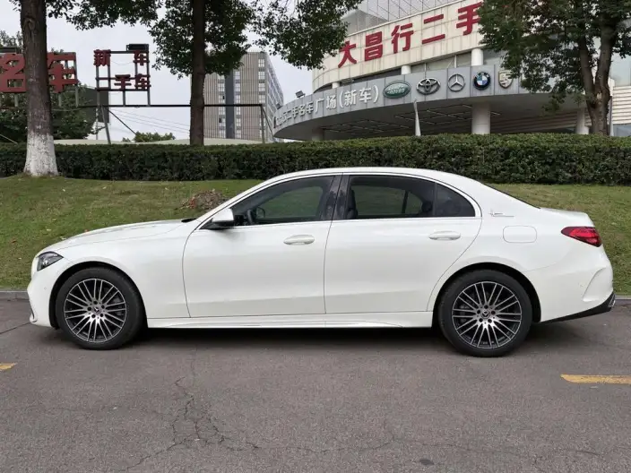 Mercedes-Benz C-Class 2024 Model C 200 L Sports Edition – фото 3