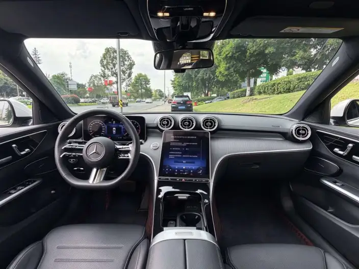 Mercedes-Benz C-Class 2024 Model C 200 L Sports Edition – фото 6