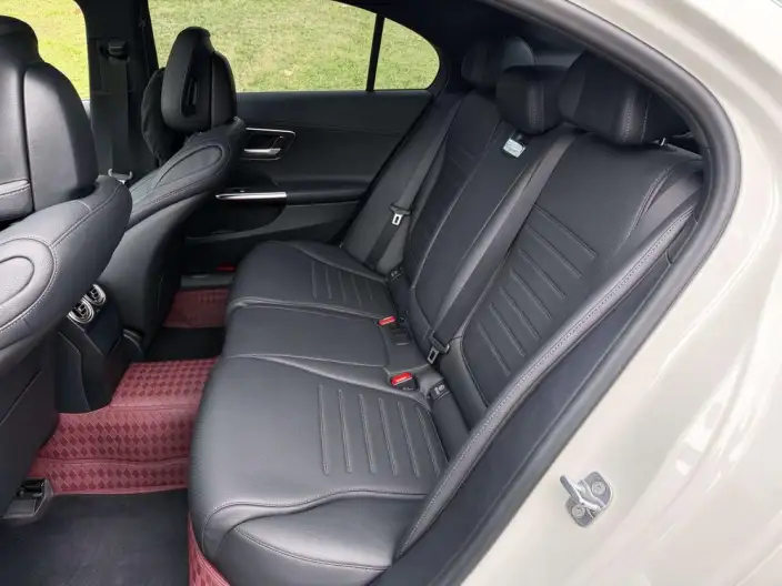 Mercedes-Benz C-Class 2024 Model C 200 L Sports Edition – фото 10