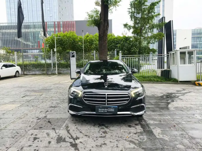 Mercedes-Benz E-Class 2022 Model E 260 L sedan – фото 2
