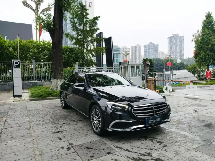 Mercedes-Benz E-Class 2022 Model E 260 L sedan – фото 3