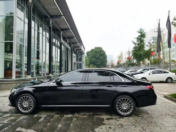 Mercedes-Benz E-Class 2022 Model E 260 L sedan – фото 4