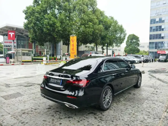 Mercedes-Benz E-Class 2022 Model E 260 L sedan – фото 7