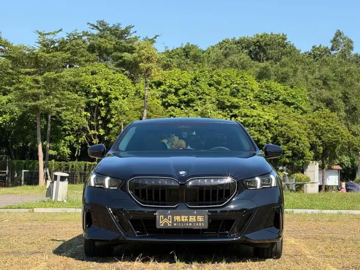 BMW 5 Series 2026 Model 530Li Leading Model M Sports Set – фото 2