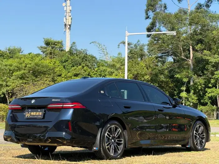 BMW 5 Series 2026 Model 530Li Leading Model M Sports Set – фото 7