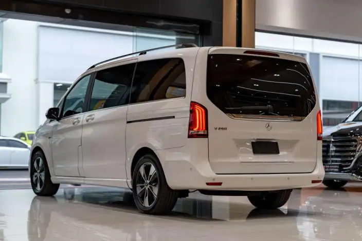Mercedes-Benz V-Class 2022 Model V 260 Premium Edition – фото 4