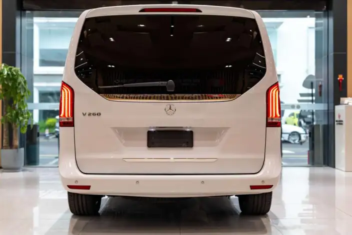 Mercedes-Benz V-Class 2022 Model V 260 Premium Edition – фото 5