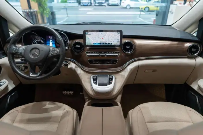 Mercedes-Benz V-Class 2022 Model V 260 Premium Edition – фото 9