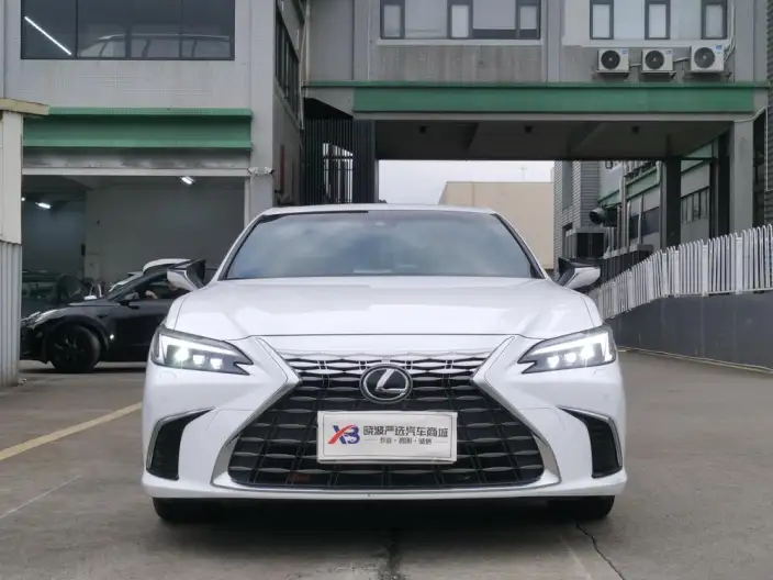 Lexus ES 2025 Model 200 Premium