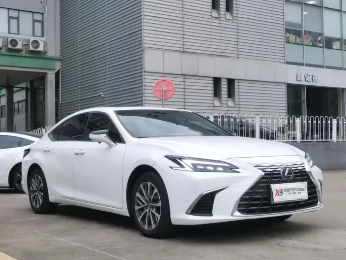 Lexus ES 2025 Model 200 Premium