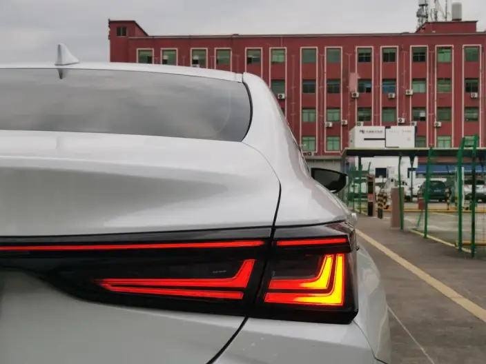Lexus ES 2025 Model 200 Premium – фото 8