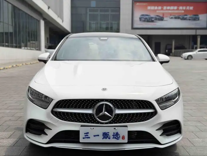 Mercedes-Benz A-class 2020 Model Facelift A 180 L Sports sedan – фото 2